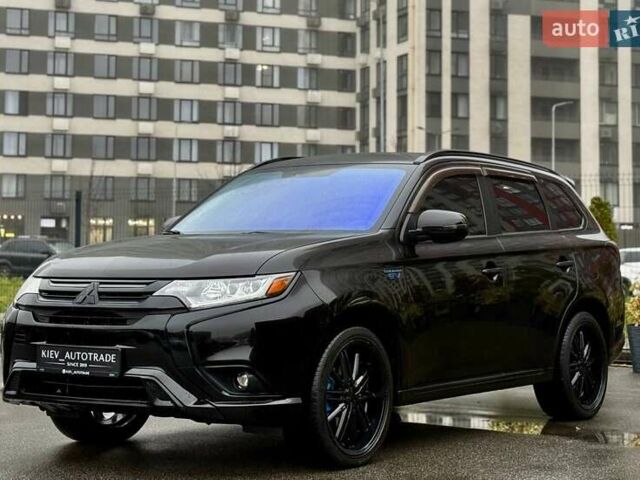 Чорний Міцубісі Аутлендер, об'ємом двигуна 2 л та пробігом 79 тис. км за 22900 $, фото 6 на Automoto.ua