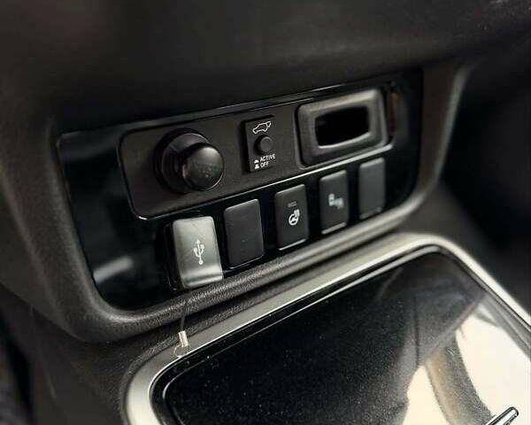 Черный Мицубиси Аутлендер, объемом двигателя 2.36 л и пробегом 91 тыс. км за 18300 $, фото 15 на Automoto.ua