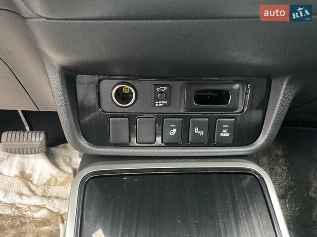 Черный Мицубиси Аутлендер, объемом двигателя 2 л и пробегом 76 тыс. км за 20800 $, фото 11 на Automoto.ua