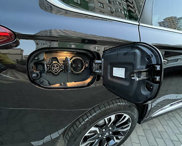 Чорний Міцубісі Аутлендер, об'ємом двигуна 2 л та пробігом 155 тис. км за 22500 $, фото 9 на Automoto.ua