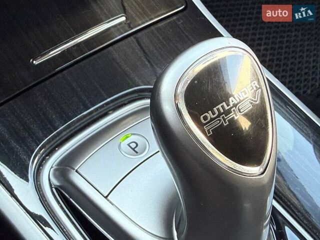 Черный Мицубиси Аутлендер, объемом двигателя 2 л и пробегом 67 тыс. км за 23000 $, фото 52 на Automoto.ua