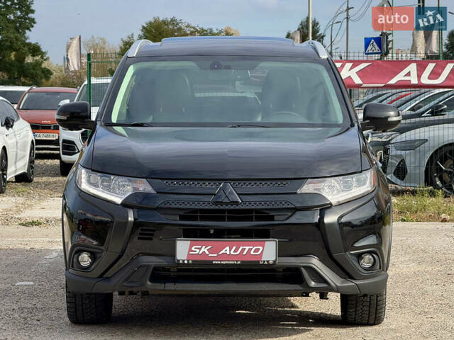 Міцубісі Аутлендер 2018 у Києві на Automoto.ua Чорний Міцубісі Аутлендер, об'ємом двигуна 3 л та пробігом 182 тис. км за 16900 $, фото 1 на Automoto.ua