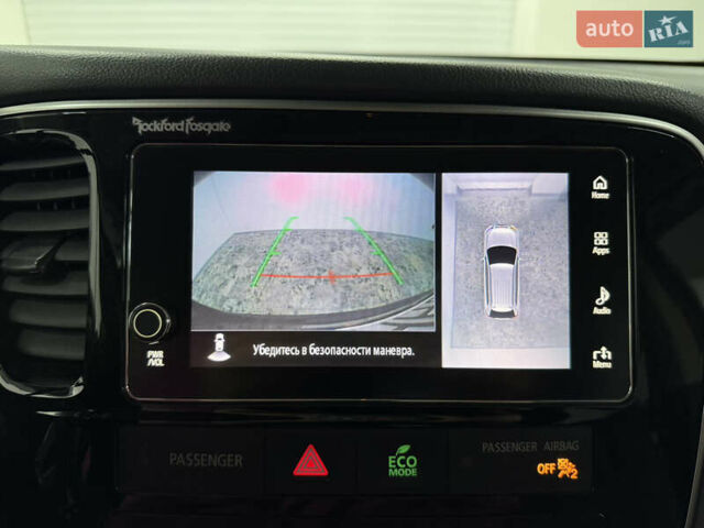 Чорний Міцубісі Аутлендер, об'ємом двигуна 2 л та пробігом 67 тис. км за 22999 $, фото 24 на Automoto.ua