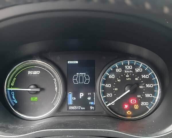 Чорний Міцубісі Аутлендер, об'ємом двигуна 2 л та пробігом 96 тис. км за 22000 $, фото 6 на Automoto.ua