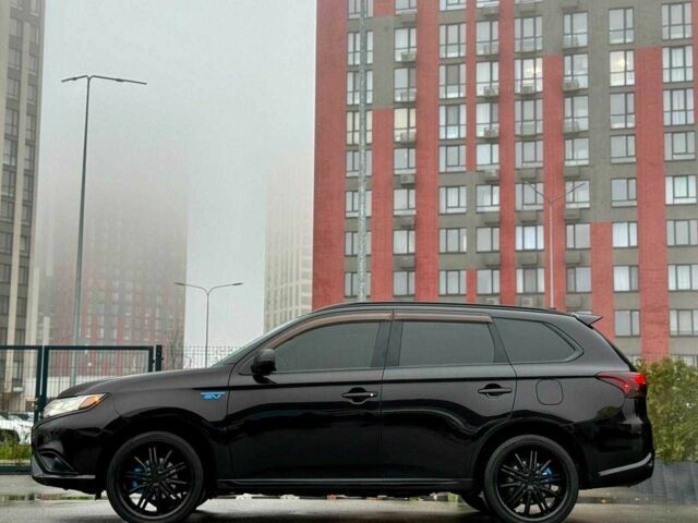 Чорний Міцубісі Аутлендер, об'ємом двигуна 2 л та пробігом 79 тис. км за 22900 $, фото 4 на Automoto.ua