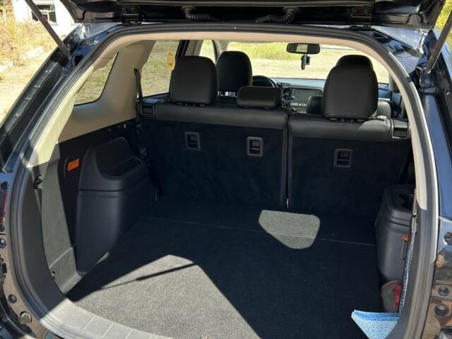 Черный Мицубиси Аутлендер, объемом двигателя 2 л и пробегом 54 тыс. км за 20800 $, фото 7 на Automoto.ua