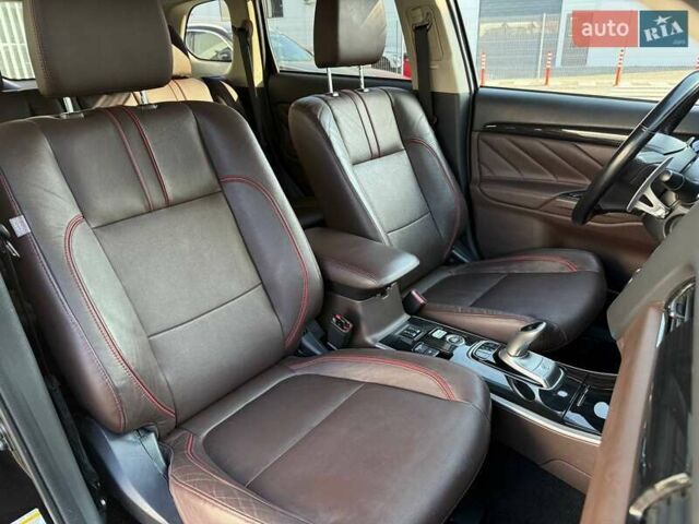 Черный Мицубиси Аутлендер, объемом двигателя 2 л и пробегом 67 тыс. км за 23000 $, фото 35 на Automoto.ua