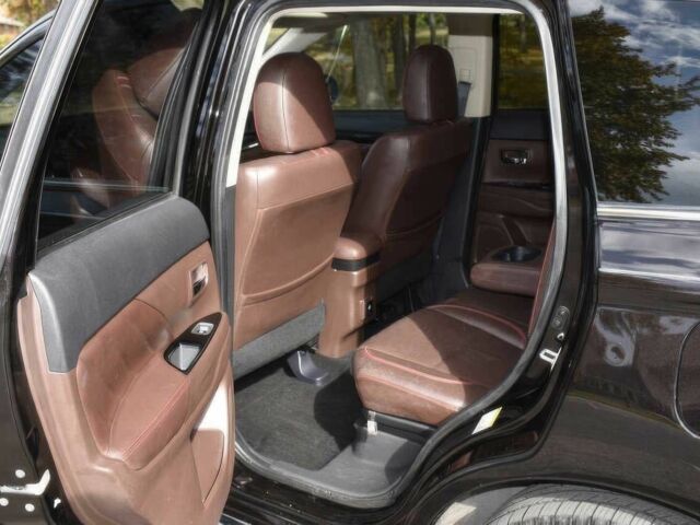 Чорний Міцубісі Аутлендер, об'ємом двигуна 2 л та пробігом 45 тис. км за 14000 $, фото 10 на Automoto.ua