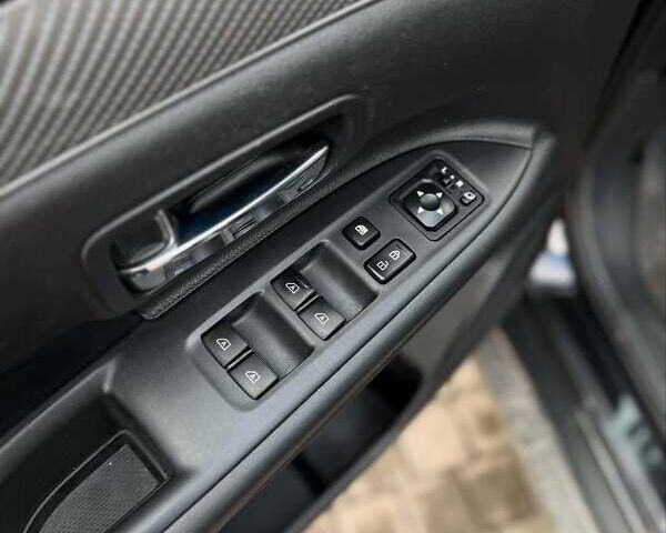 Черный Мицубиси Аутлендер, объемом двигателя 2.36 л и пробегом 91 тыс. км за 18300 $, фото 12 на Automoto.ua