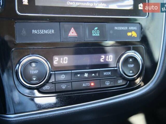 Черный Мицубиси Аутлендер, объемом двигателя 2.4 л и пробегом 130 тыс. км за 16200 $, фото 18 на Automoto.ua