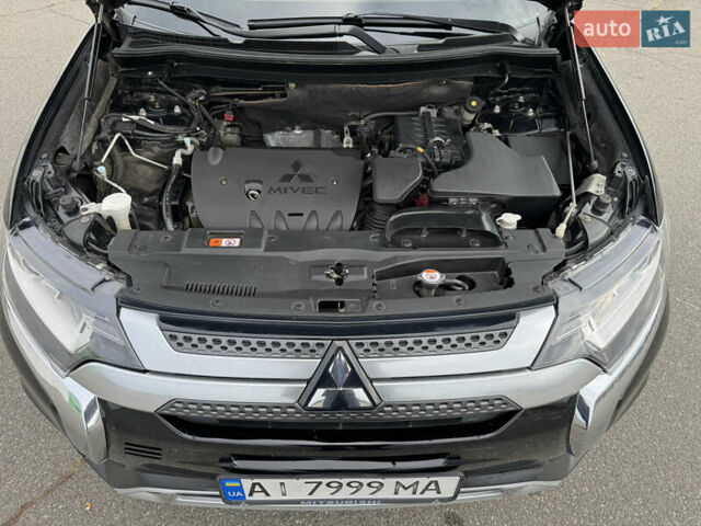 Міцубісі Аутлендер 2018 у Києві на Automoto.ua Чорний Міцубісі Аутлендер, об'ємом двигуна 2 л та пробігом 121 тис. км за 16000 $, фото 7 на Automoto.ua