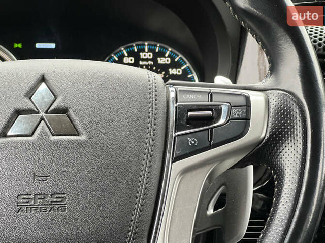 Черный Мицубиси Аутлендер, объемом двигателя 2 л и пробегом 96 тыс. км за 22750 $, фото 12 на Automoto.ua