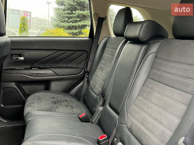 Черный Мицубиси Аутлендер, объемом двигателя 2 л и пробегом 96 тыс. км за 22750 $, фото 21 на Automoto.ua