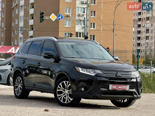 Міцубісі Аутлендер 2018 у Києві на Automoto.ua Чорний Міцубісі Аутлендер, об'ємом двигуна 3 л та пробігом 182 тис. км за 16900 $, фото 76 на Automoto.ua