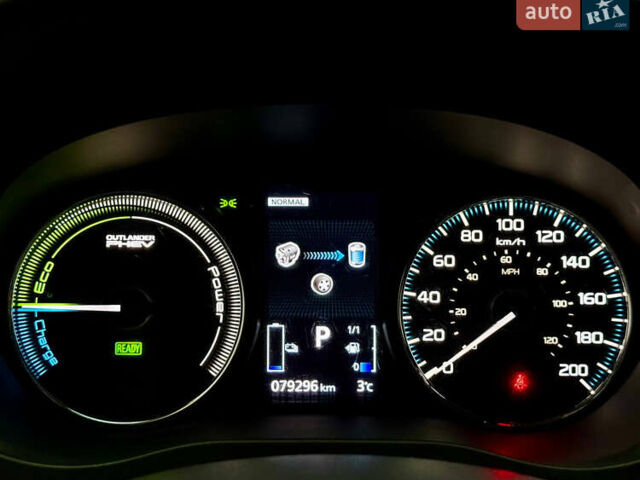 Чорний Міцубісі Аутлендер, об'ємом двигуна 2 л та пробігом 79 тис. км за 22900 $, фото 23 на Automoto.ua