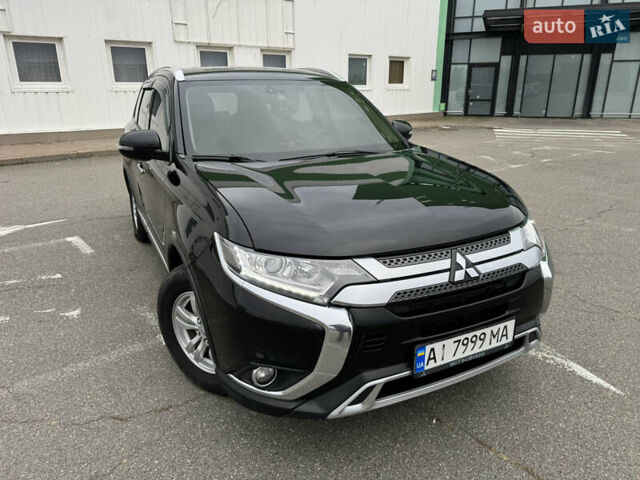 Міцубісі Аутлендер 2018 у Києві на Automoto.ua Чорний Міцубісі Аутлендер, об'ємом двигуна 2 л та пробігом 121 тис. км за 16000 $, фото 1 на Automoto.ua