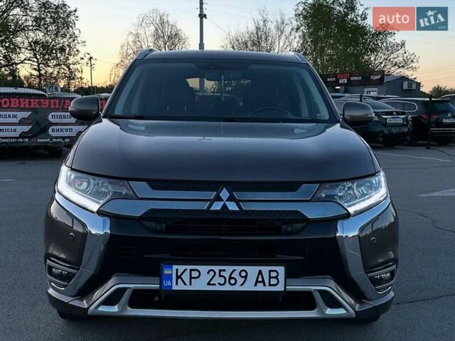 Чорний Міцубісі Аутлендер, об'ємом двигуна 2.36 л та пробігом 108 тис. км за 21100 $, фото 4 на Automoto.ua