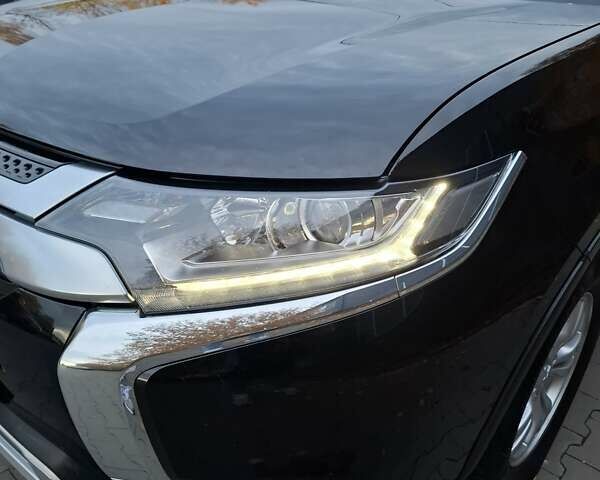 Міцубісі Аутлендер 2018 у Белой Церкве на Automoto.ua Чорний Міцубісі Аутлендер, об'ємом двигуна 2 л та пробігом 121 тис. км за 17800 $, фото 28 на Automoto.ua