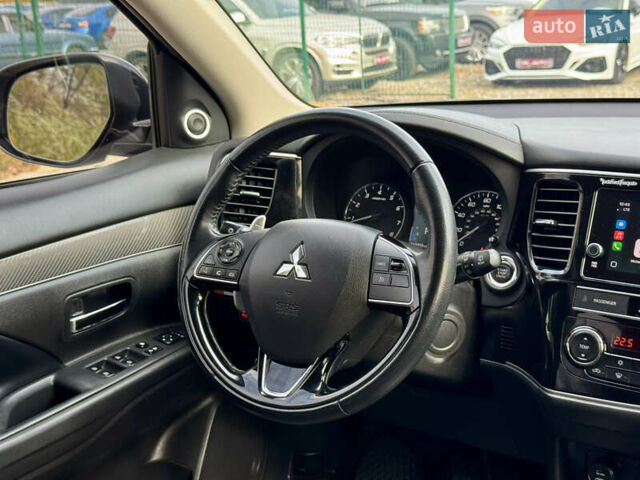 Міцубісі Аутлендер 2018 у Києві на Automoto.ua Чорний Міцубісі Аутлендер, об'ємом двигуна 3 л та пробігом 182 тис. км за 16900 $, фото 32 на Automoto.ua