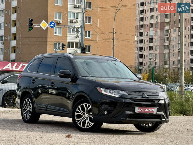 Міцубісі Аутлендер 2018 у Києві на Automoto.ua Чорний Міцубісі Аутлендер, об'ємом двигуна 3 л та пробігом 182 тис. км за 16900 $, фото 77 на Automoto.ua