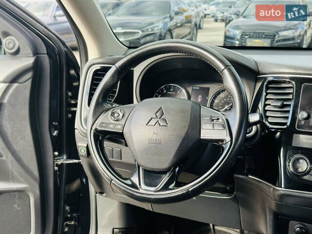 Міцубісі Аутлендер 2018 у Харкові на Automoto.ua Чорний Міцубісі Аутлендер, об'ємом двигуна 2.4 л та пробігом 130 тис. км за 15900 $, фото 21 на Automoto.ua