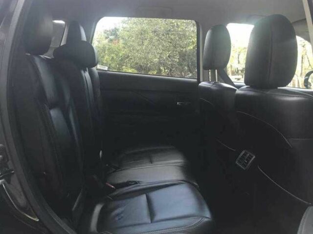 Черный Мицубиси Аутлендер, объемом двигателя 2.4 л и пробегом 125 тыс. км за 11200 $, фото 10 на Automoto.ua