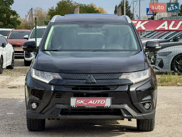 Міцубісі Аутлендер 2018 у Києві на Automoto.ua Чорний Міцубісі Аутлендер, об'ємом двигуна 3 л та пробігом 182 тис. км за 16900 $, фото 73 на Automoto.ua