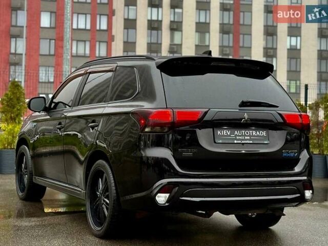Чорний Міцубісі Аутлендер, об'ємом двигуна 2 л та пробігом 79 тис. км за 22900 $, фото 16 на Automoto.ua