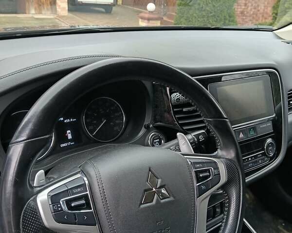 Чорний Міцубісі Аутлендер, об'ємом двигуна 2 л та пробігом 96 тис. км за 22000 $, фото 7 на Automoto.ua