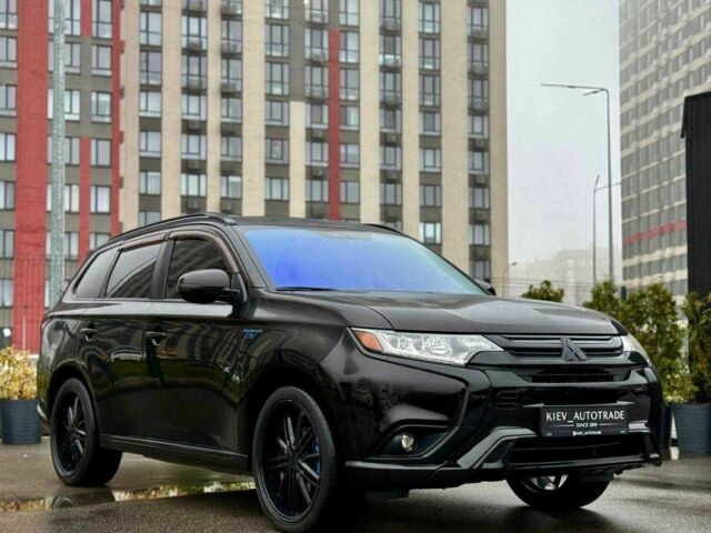 Чорний Міцубісі Аутлендер, об'ємом двигуна 2 л та пробігом 79 тис. км за 22900 $, фото 5 на Automoto.ua