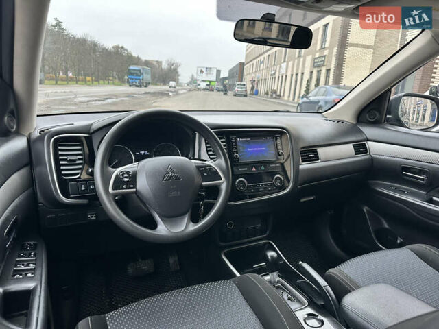 Чорний Міцубісі Аутлендер, об'ємом двигуна 2.36 л та пробігом 169 тис. км за 13450 $, фото 18 на Automoto.ua