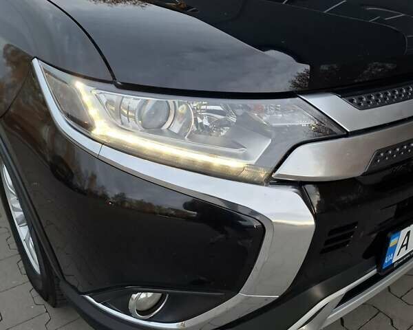 Міцубісі Аутлендер 2018 у Белой Церкве на Automoto.ua Чорний Міцубісі Аутлендер, об'ємом двигуна 2 л та пробігом 121 тис. км за 17800 $, фото 29 на Automoto.ua