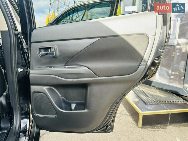 Міцубісі Аутлендер 2018 у Харкові на Automoto.ua Чорний Міцубісі Аутлендер, об'ємом двигуна 2.4 л та пробігом 130 тис. км за 15900 $, фото 22 на Automoto.ua