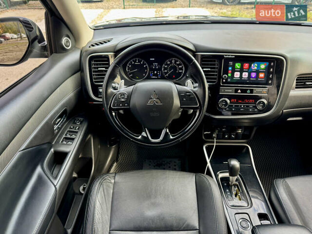 Міцубісі Аутлендер 2018 у Києві на Automoto.ua Чорний Міцубісі Аутлендер, об'ємом двигуна 3 л та пробігом 182 тис. км за 16900 $, фото 29 на Automoto.ua