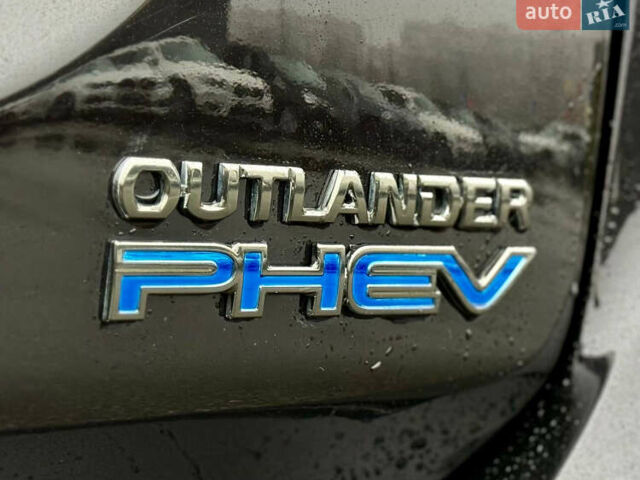 Чорний Міцубісі Аутлендер, об'ємом двигуна 2 л та пробігом 79 тис. км за 22900 $, фото 19 на Automoto.ua