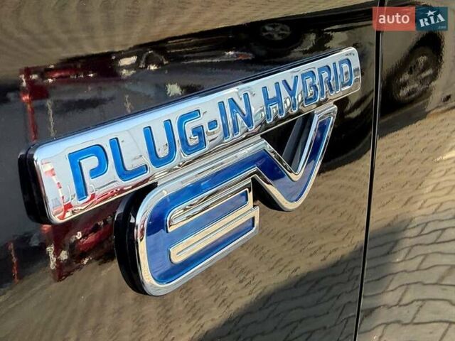 Черный Мицубиси Аутлендер, объемом двигателя 2 л и пробегом 67 тыс. км за 23000 $, фото 10 на Automoto.ua