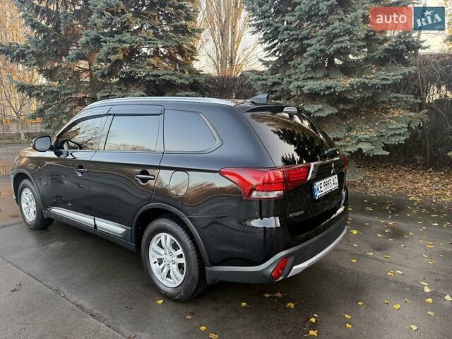 Чорний Міцубісі Аутлендер, об'ємом двигуна 2 л та пробігом 81 тис. км за 18950 $, фото 4 на Automoto.ua