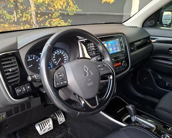 Міцубісі Аутлендер 2018 у Белой Церкве на Automoto.ua Чорний Міцубісі Аутлендер, об'ємом двигуна 2 л та пробігом 121 тис. км за 17800 $, фото 42 на Automoto.ua