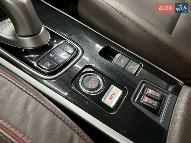 Чорний Міцубісі Аутлендер, об'ємом двигуна 2 л та пробігом 67 тис. км за 22999 $, фото 19 на Automoto.ua