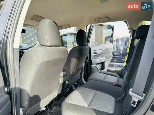 Міцубісі Аутлендер 2018 у Харкові на Automoto.ua Чорний Міцубісі Аутлендер, об'ємом двигуна 2.4 л та пробігом 130 тис. км за 15900 $, фото 16 на Automoto.ua