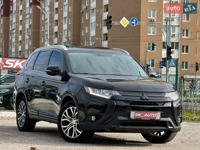 Міцубісі Аутлендер 2018 у Києві на Automoto.ua Чорний Міцубісі Аутлендер, об'ємом двигуна 3 л та пробігом 182 тис. км за 16900 $, фото 2 на Automoto.ua
