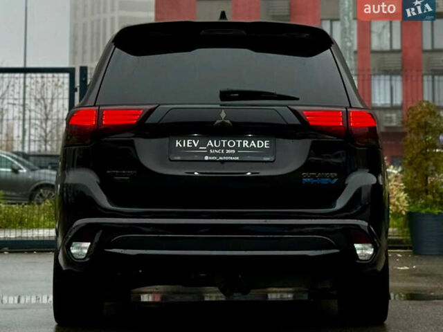 Чорний Міцубісі Аутлендер, об'ємом двигуна 2 л та пробігом 79 тис. км за 22900 $, фото 13 на Automoto.ua