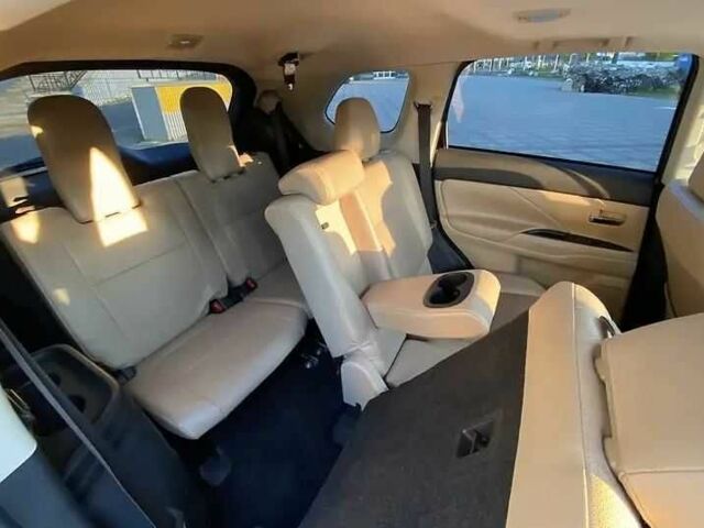 Черный Мицубиси Аутлендер, объемом двигателя 2.4 л и пробегом 75 тыс. км за 13000 $, фото 5 на Automoto.ua