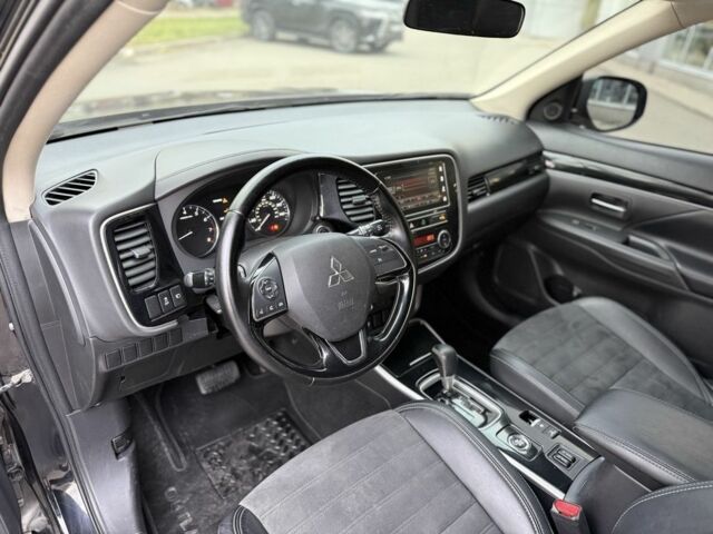 Чорний Міцубісі Аутлендер, об'ємом двигуна 2.4 л та пробігом 107 тис. км за 16250 $, фото 8 на Automoto.ua