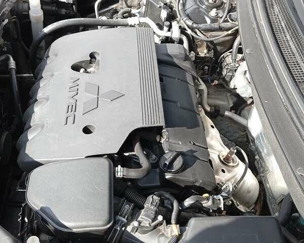 Міцубісі Аутлендер 2019 у Кривому Розі на Automoto.ua Чорний Міцубісі Аутлендер, об'ємом двигуна 2.4 л та пробігом 72 тис. км за 18500 $, фото 3 на Automoto.ua