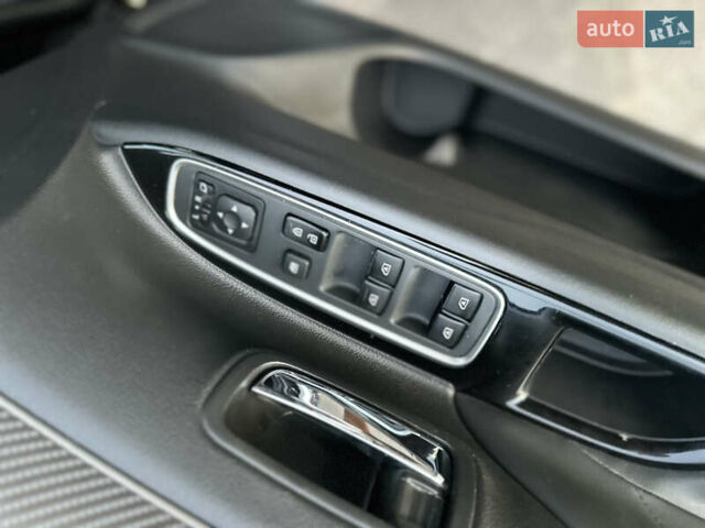 Чорний Міцубісі Аутлендер, об'ємом двигуна 2.36 л та пробігом 66 тис. км за 19800 $, фото 20 на Automoto.ua