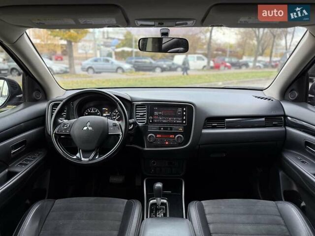 Чорний Міцубісі Аутлендер, об'ємом двигуна 2.36 л та пробігом 106 тис. км за 16250 $, фото 8 на Automoto.ua