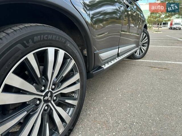 Черный Мицубиси Аутлендер, объемом двигателя 2.36 л и пробегом 90 тыс. км за 26500 $, фото 12 на Automoto.ua