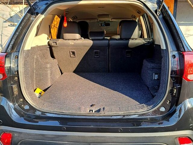 Чорний Міцубісі Аутлендер, об'ємом двигуна 2.4 л та пробігом 102 тис. км за 19200 $, фото 9 на Automoto.ua