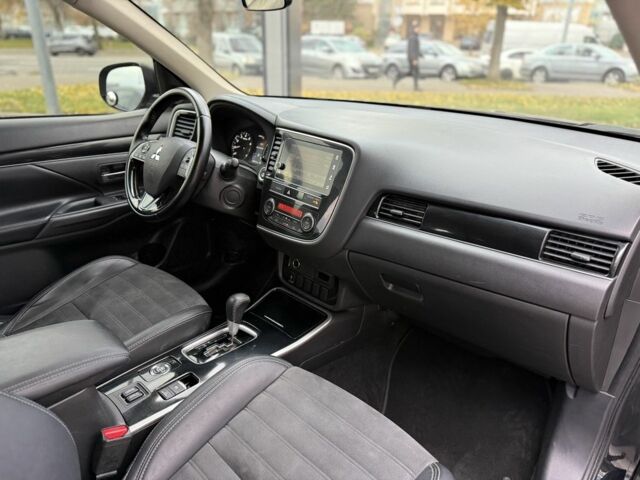 Чорний Міцубісі Аутлендер, об'ємом двигуна 2.4 л та пробігом 107 тис. км за 16250 $, фото 7 на Automoto.ua